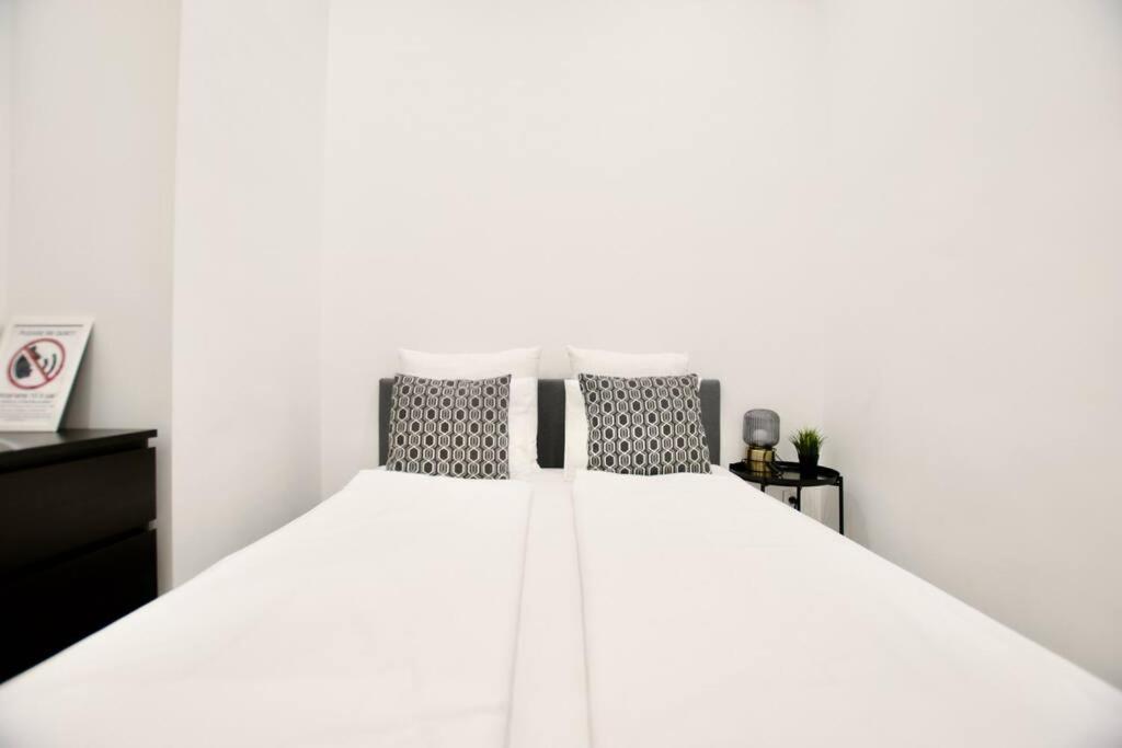 Standard Apartment By Hi5-St. King Mini Studio Budapest Ngoại thất bức ảnh